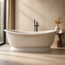 حوض استحمام بقاعدة من الرخام الأبيض