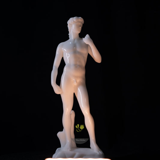 Réplique de la statue de David de Michel-Ange en marbre blanc