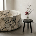 Stone bathtub in Valgri white - Image 4