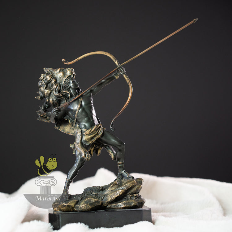 Statue en bronze d'un guerrier arqué