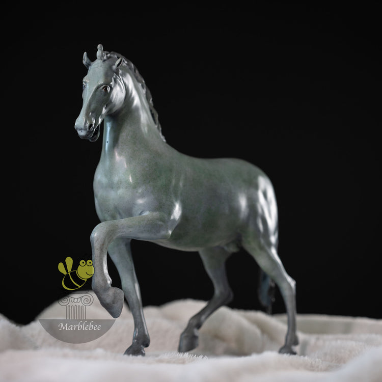 Statue cheval en bronze antique